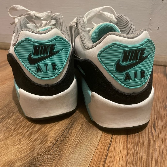 Nike Air Maxs - Picture 3 of 3